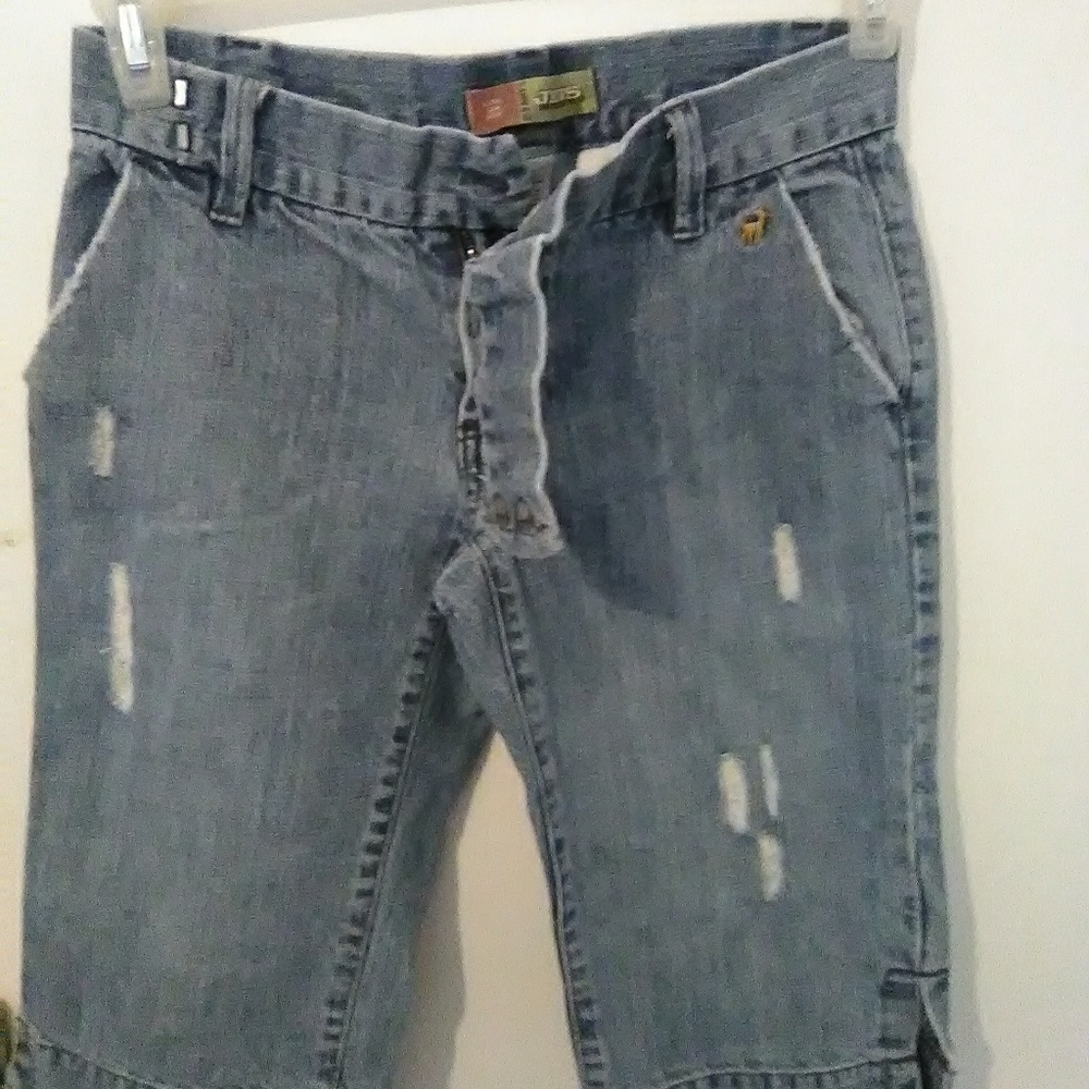 Ultra Low Rise Capri Jeans